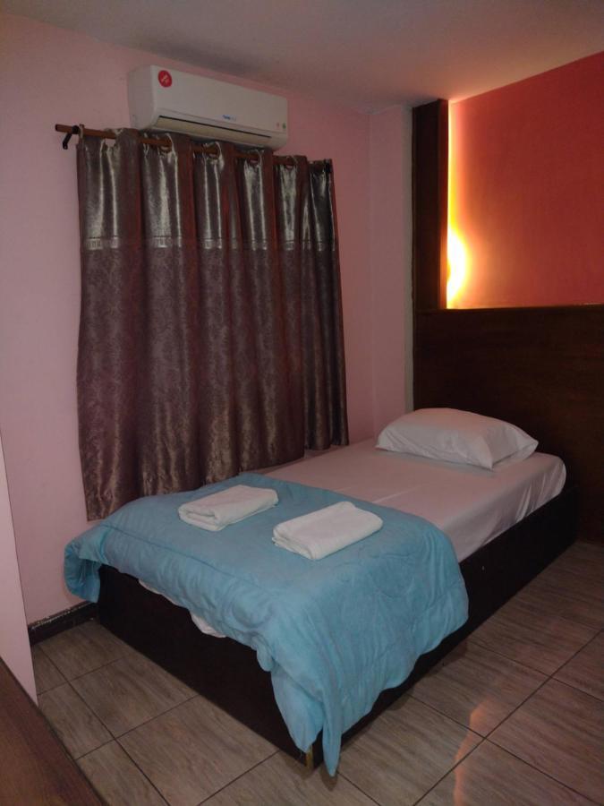 Friendly Hostel - DMK Airport Bangkok Exterior photo