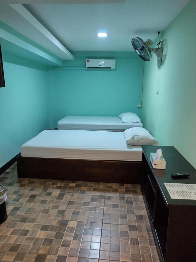 Friendly Hostel - DMK Airport Bangkok Exterior photo