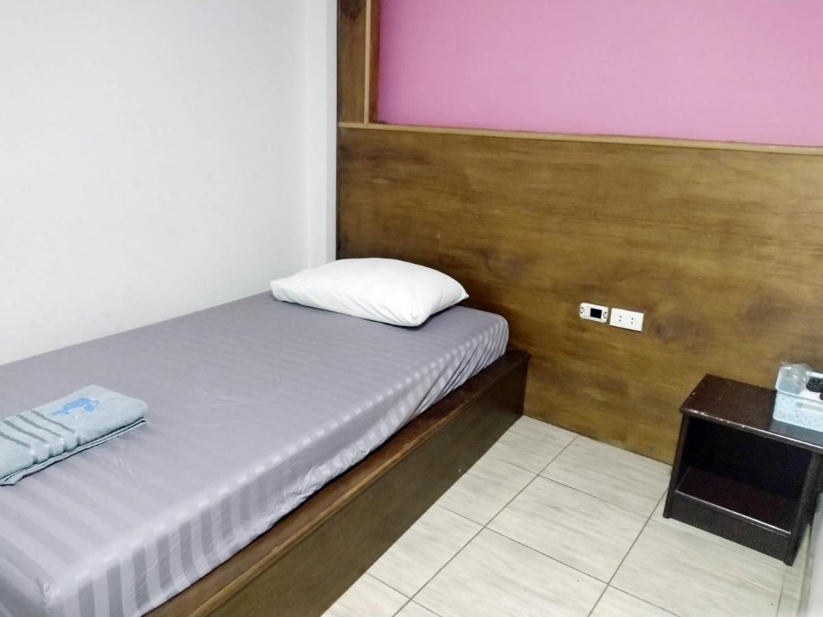 Friendly Hostel - DMK Airport Bangkok Exterior photo